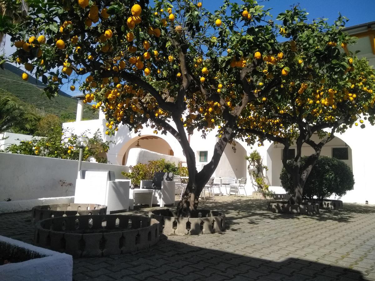 סטרומבולי Villa Petrusa מראה חיצוני תמונה